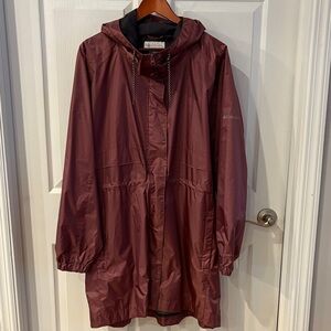 Columbia Plum Colored Hooded Raincoat Omni-Tec
